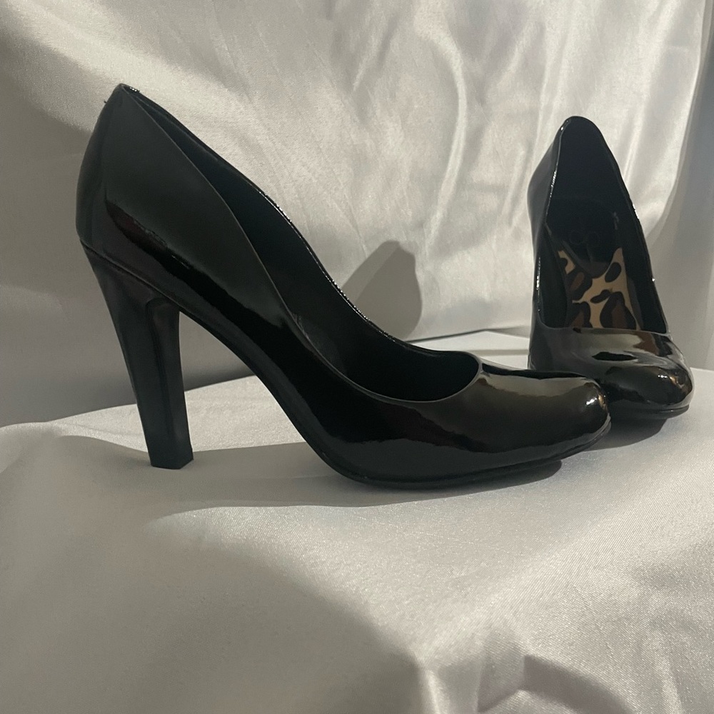 Jessica Simpson- Jessica Black Patent Round Toe Heel- Size 8.5
